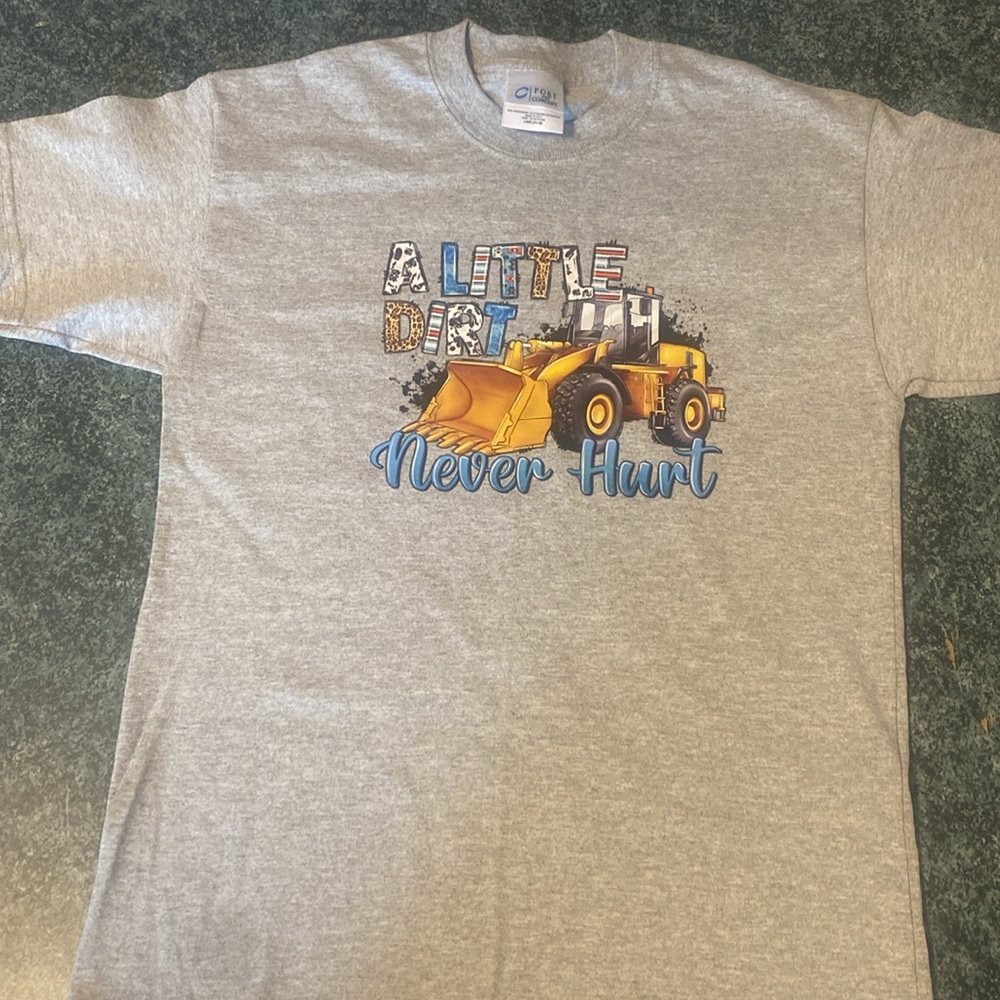 NWOT-Port and Company-Grey-T-Shirt-Lrg(14-16)-Tractor “A Little Dirt Never Hurt”